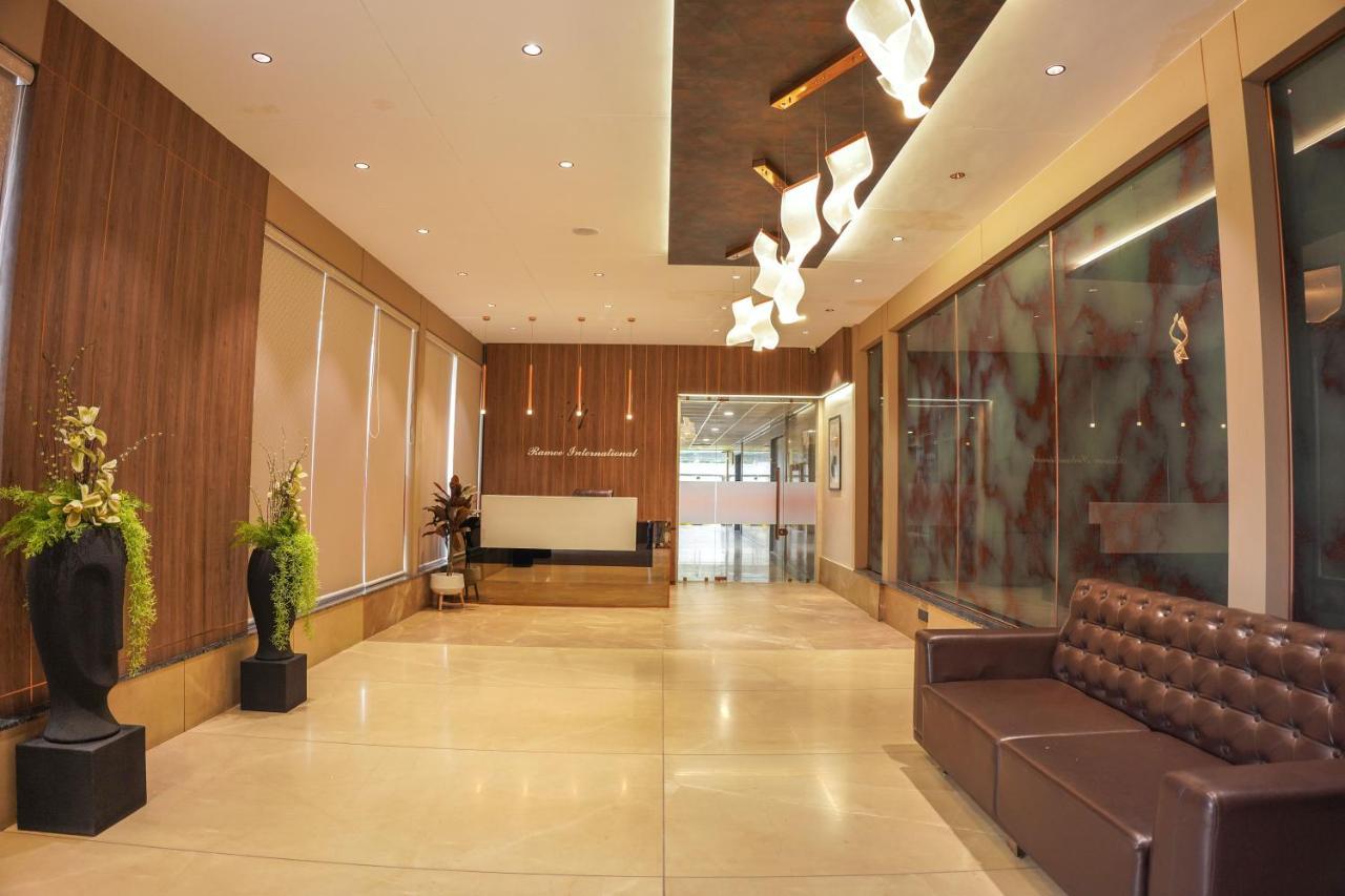 Ramee International Surat Exterior foto