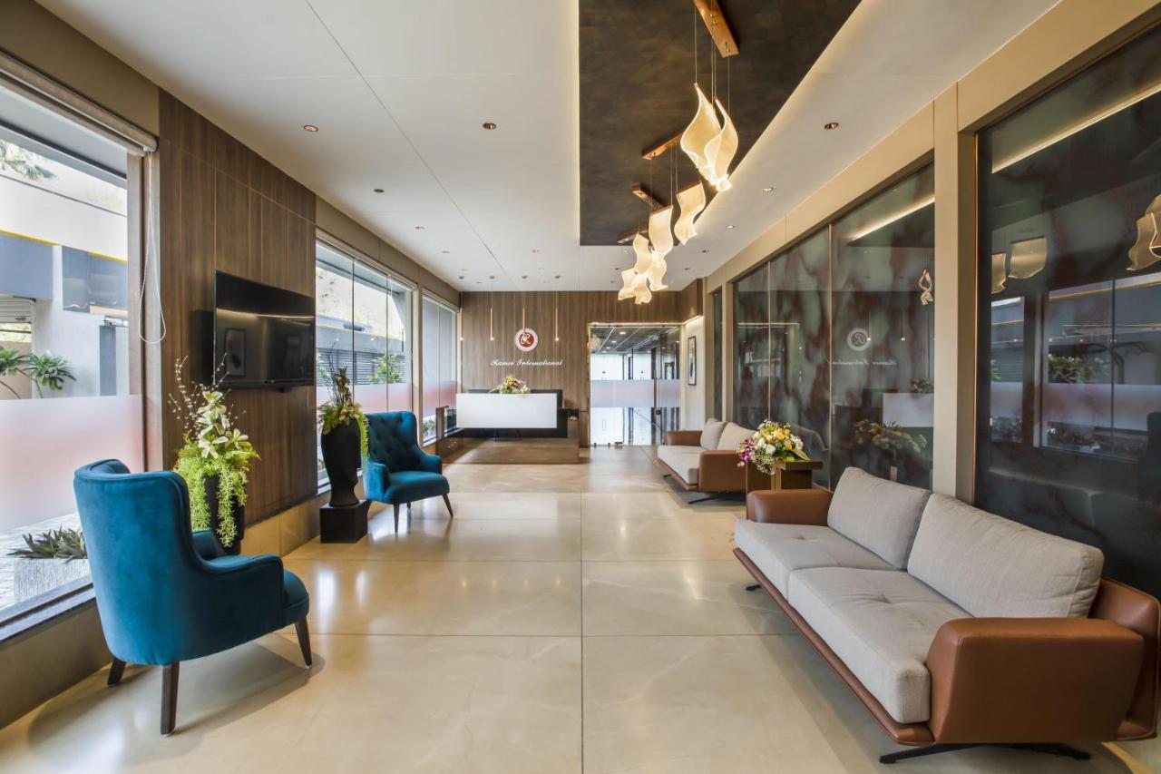 Ramee International Surat Exterior foto