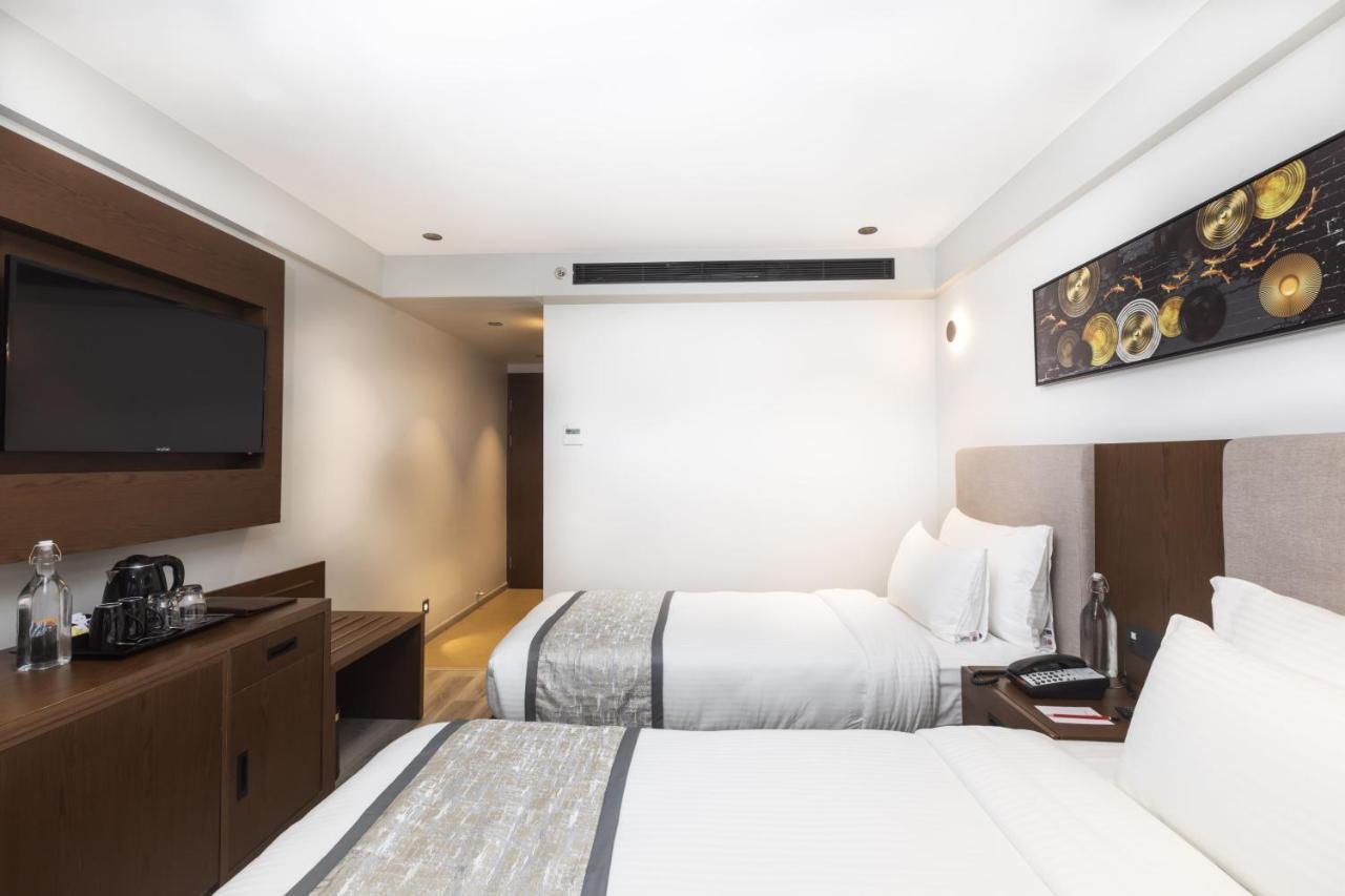 Ramee International Surat Exterior foto