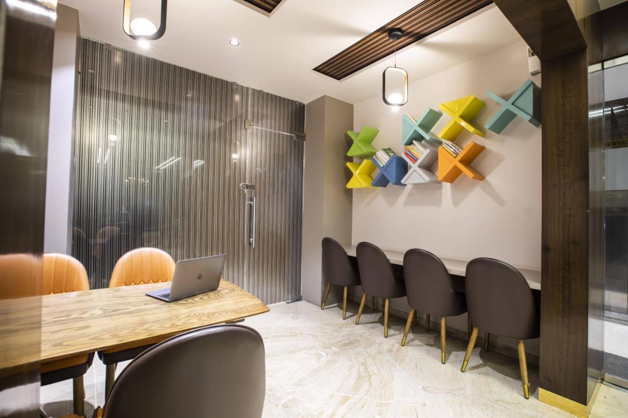 Ramee International Surat Exterior foto