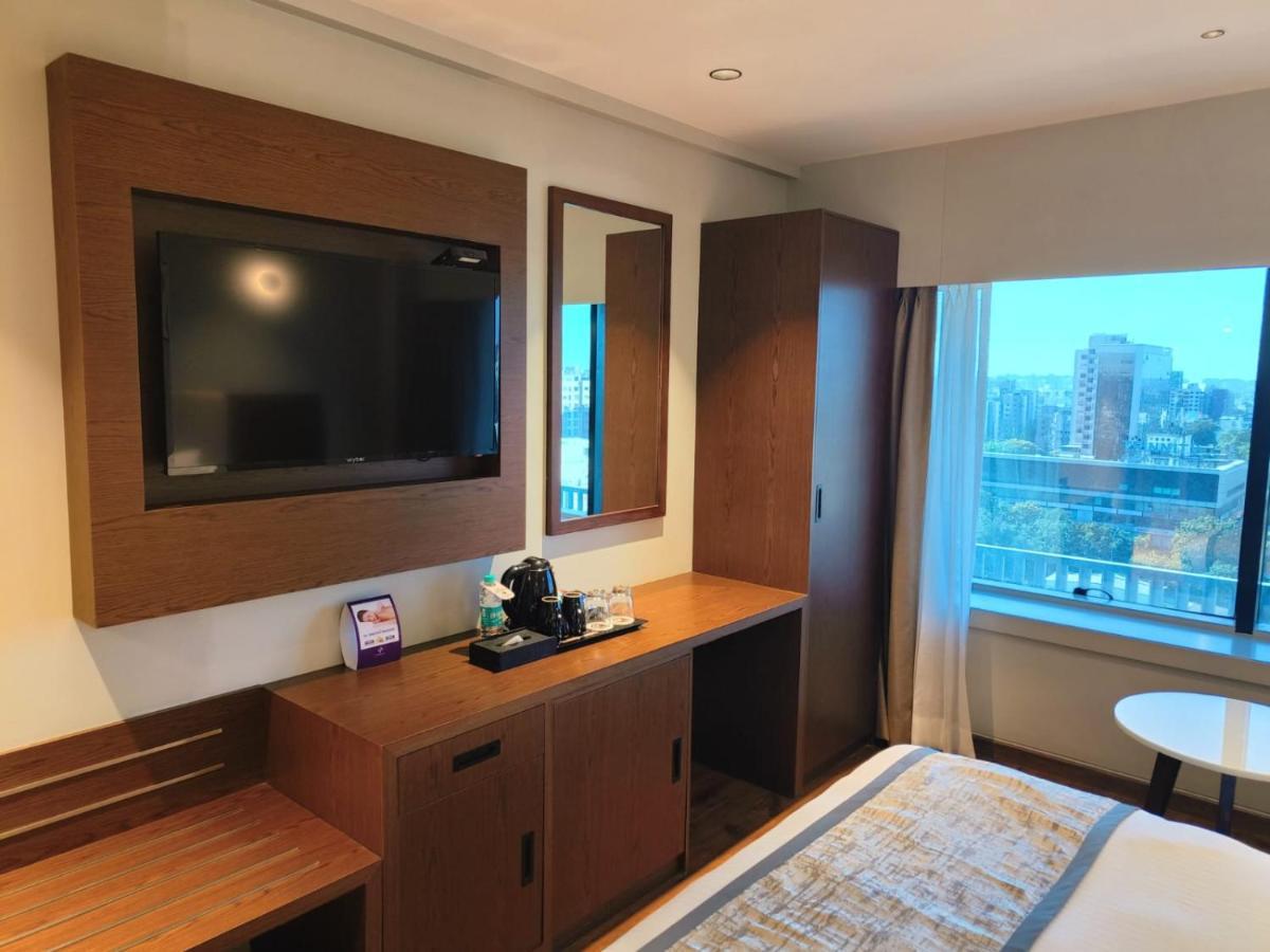 Ramee International Surat Exterior foto
